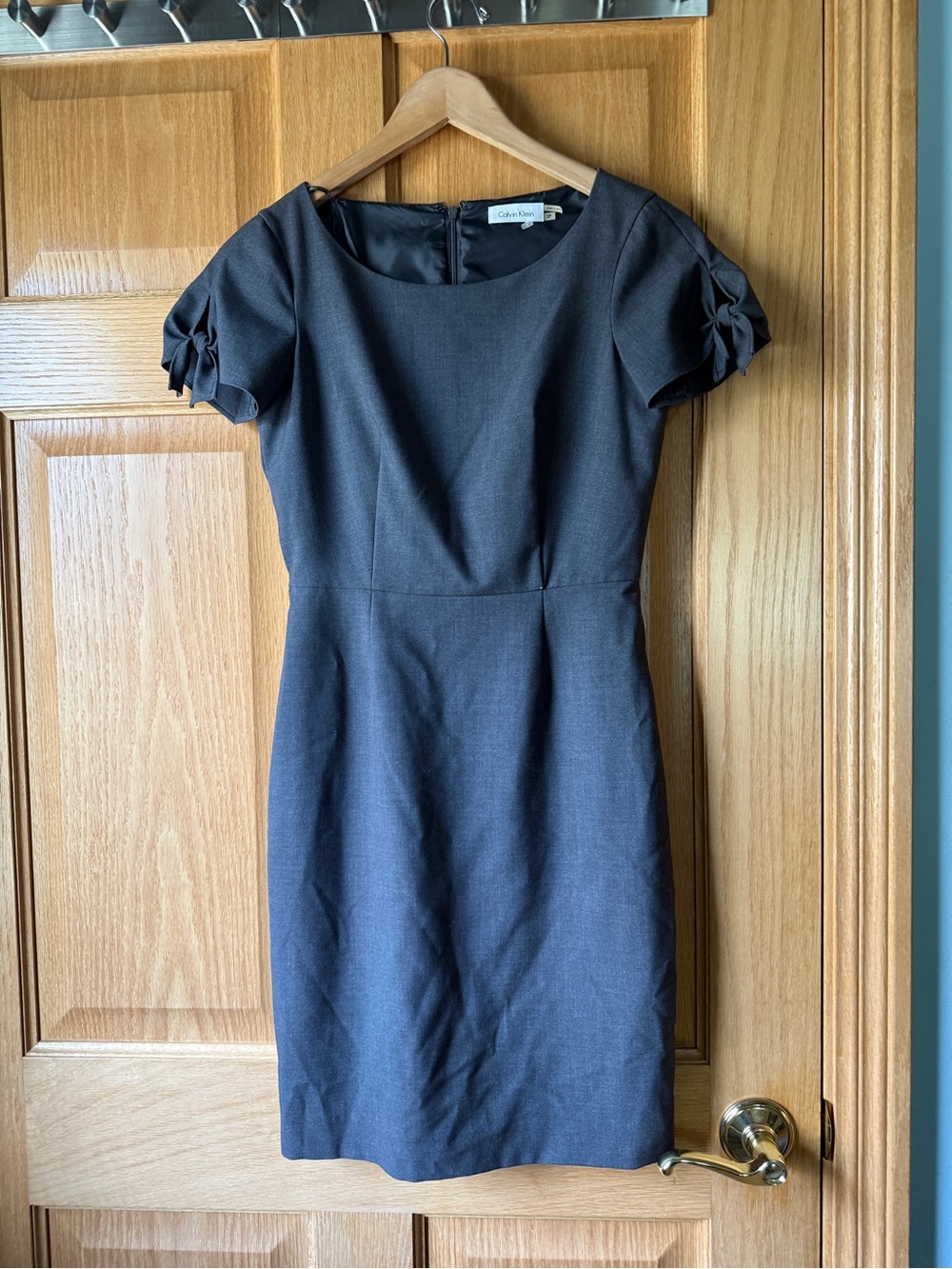 Calvin Klein Charcoal Scoop-Neck Sheath Dress with Bow Sleeve Detail